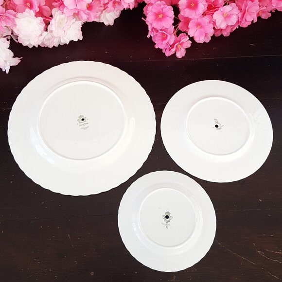 Handmade 3 Tier Bone China Cake Stand Floral Dessert Serving Tray - Picture 9 of 9